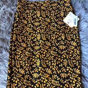 NWT Lularoe Cassie skirt size M